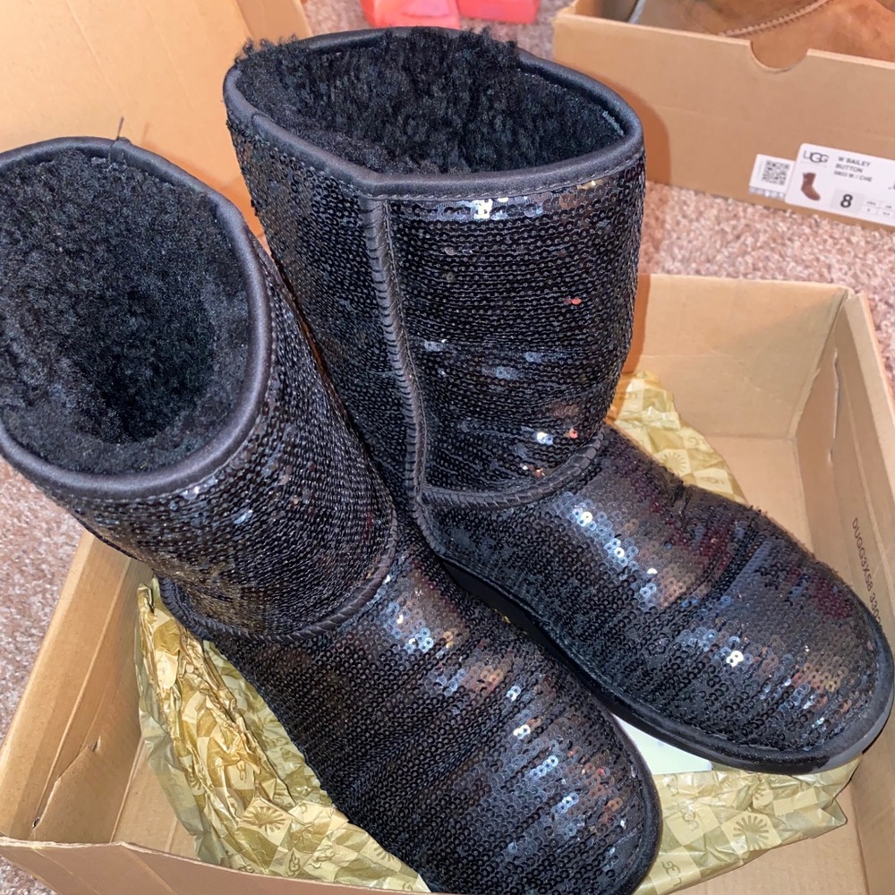 Black Sequence Ugg’s